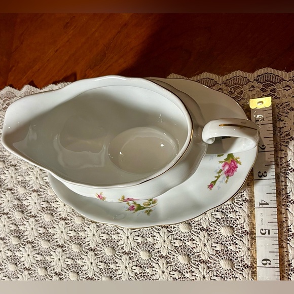 Vintage Rose Gravy Boat w Attached Underplate-Made in Poland FAVOLINA-KAROLINA - Picture 10 of 10
